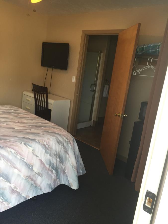 Harrison Inn Duchesne Buitenkant foto